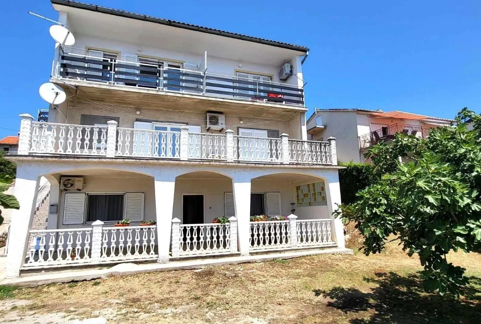 Appartement In Novi Vinodolski Mit Grosser Terrasse 0*,